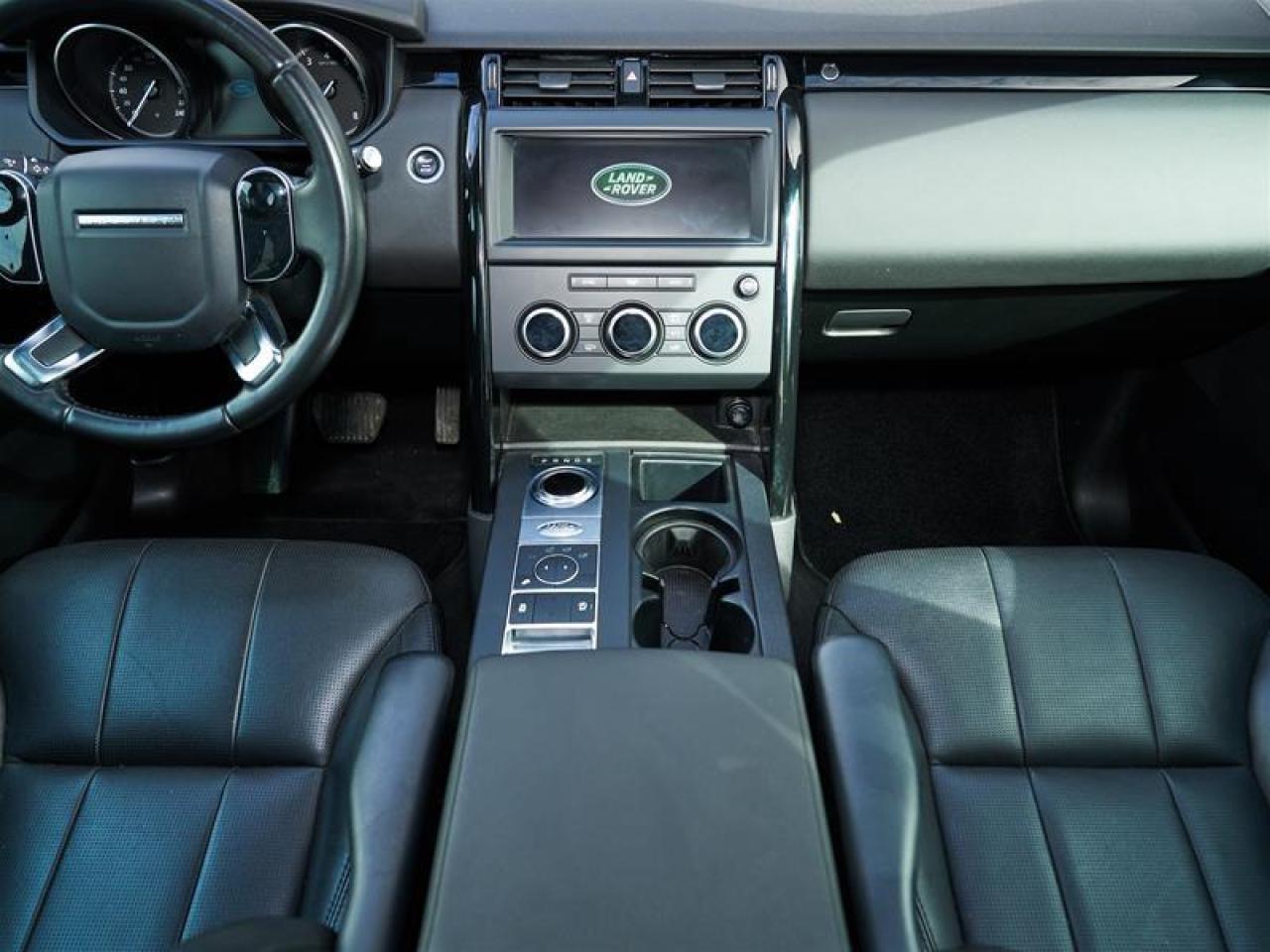 2020 Land Rover Discovery SE Photo