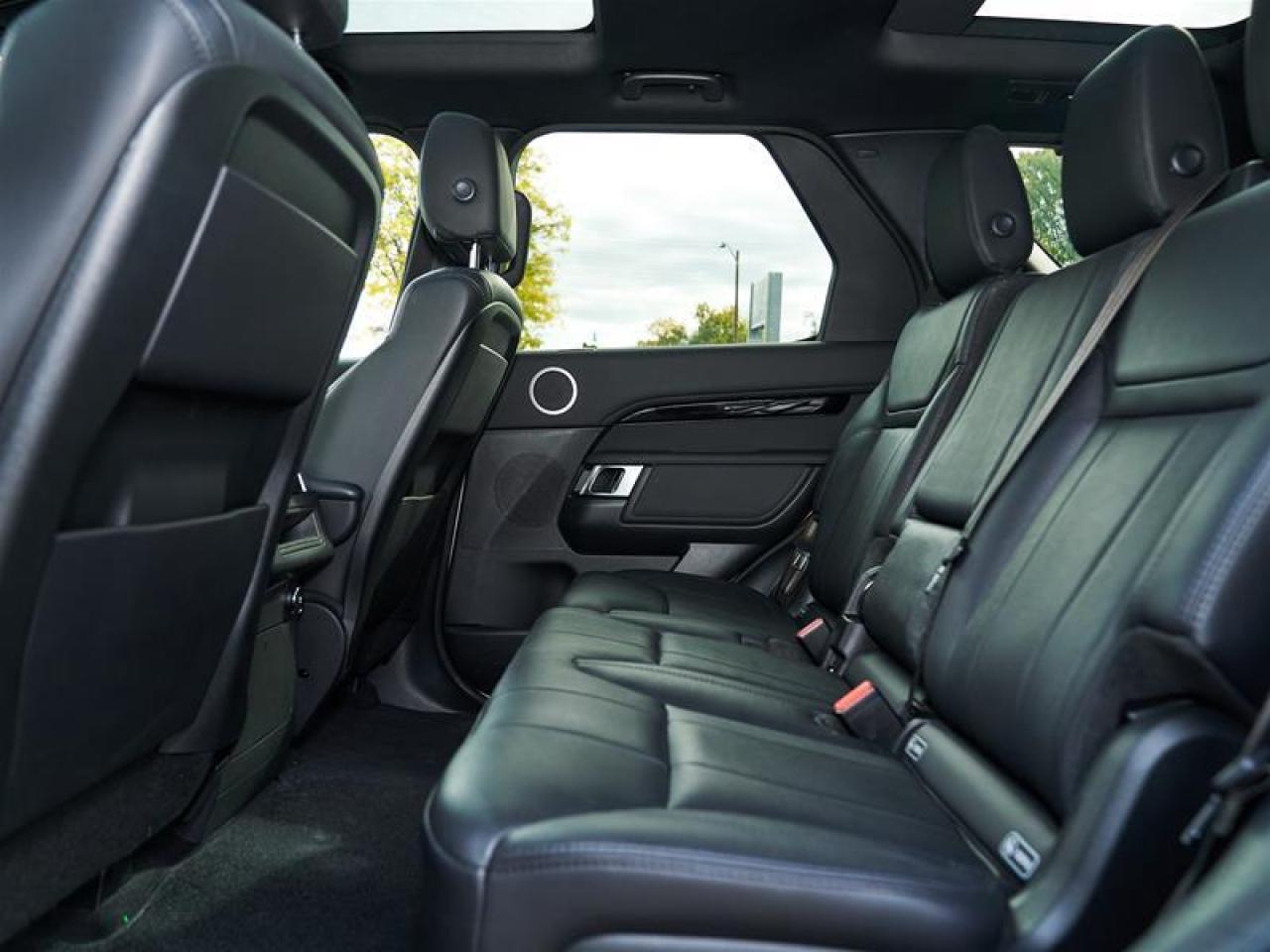 2020 Land Rover Discovery SE Photo