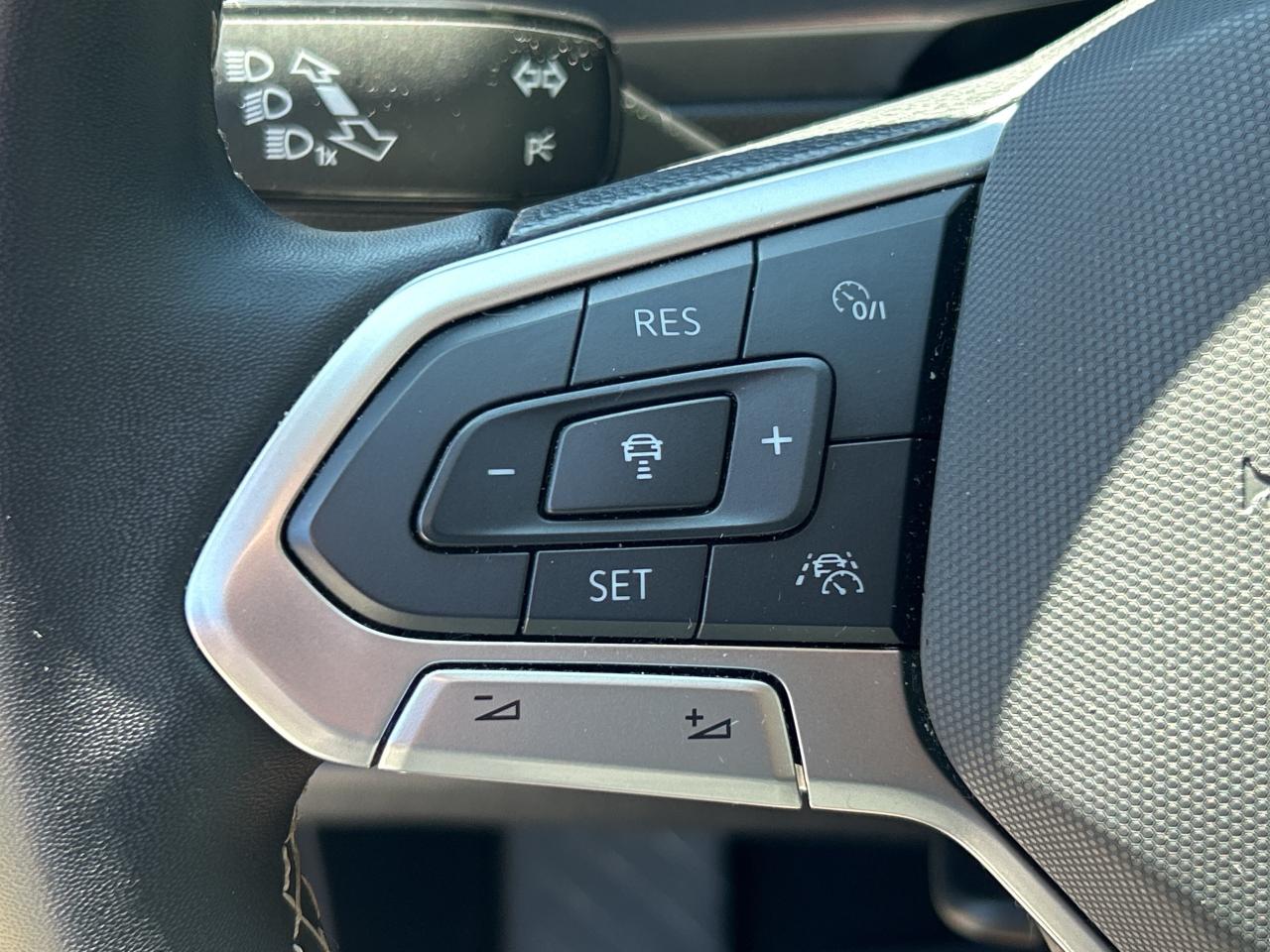 2024 Volkswagen Tiguan NEW TIRES & BRAKES, PANOROOF,CARPLAY, REMOTE START Photo