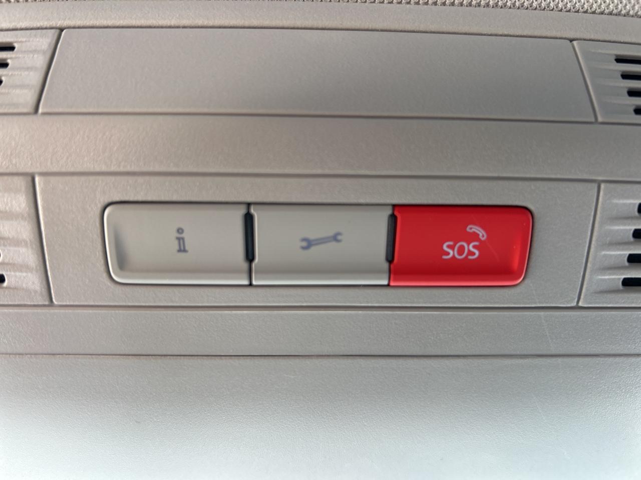 2024 Volkswagen Tiguan NEW TIRES & BRAKES, PANOROOF,CARPLAY, REMOTE START Photo