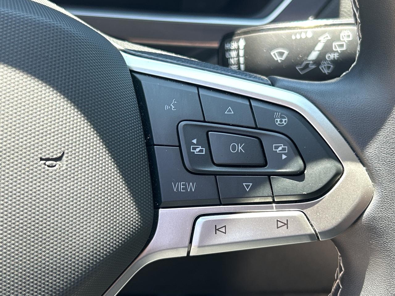 2024 Volkswagen Tiguan NEW TIRES & BRAKES, PANOROOF,CARPLAY, REMOTE START Photo