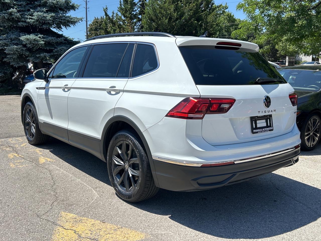 2024 Volkswagen Tiguan NEW TIRES & BRAKES, PANOROOF,CARPLAY, REMOTE START Photo