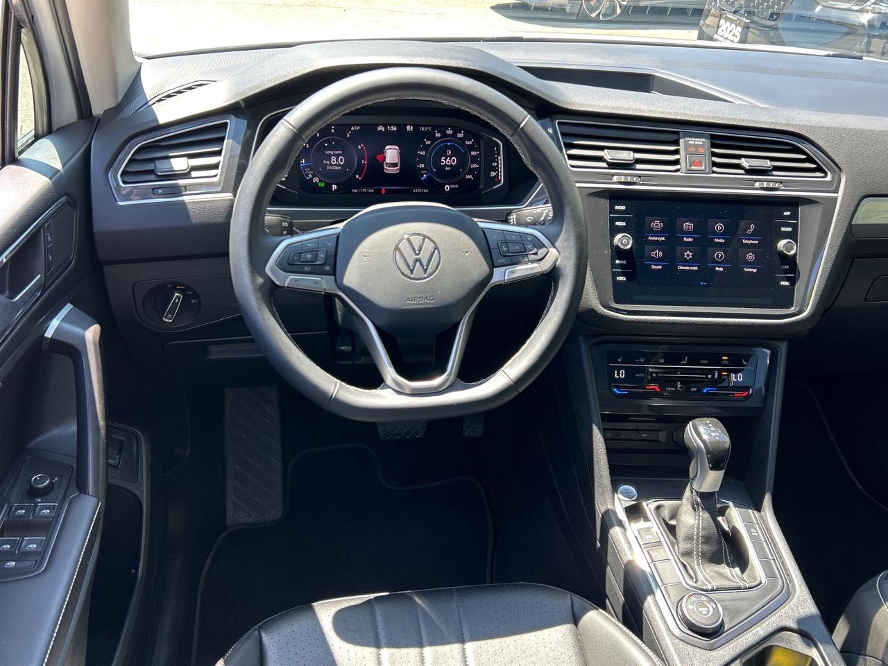 2024 Volkswagen Tiguan NEW TIRES & BRAKES, PANOROOF,CARPLAY, REMOTE START Photo