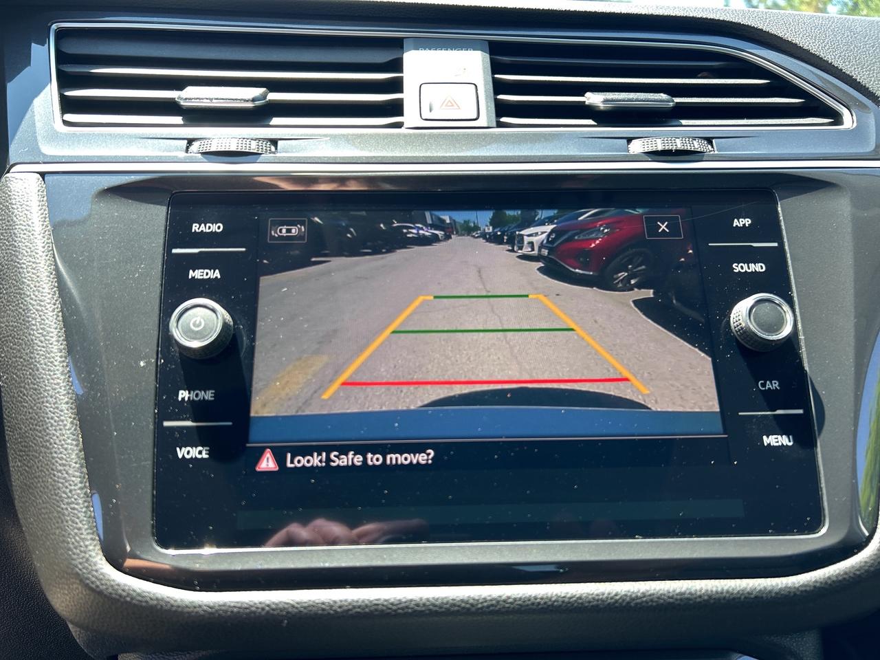 2024 Volkswagen Tiguan NEW TIRES & BRAKES, PANOROOF,CARPLAY, REMOTE START Photo