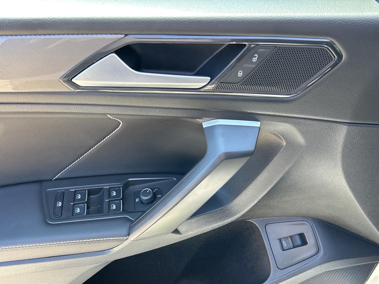 2024 Volkswagen Tiguan NEW TIRES & BRAKES, PANOROOF,CARPLAY, REMOTE START Photo