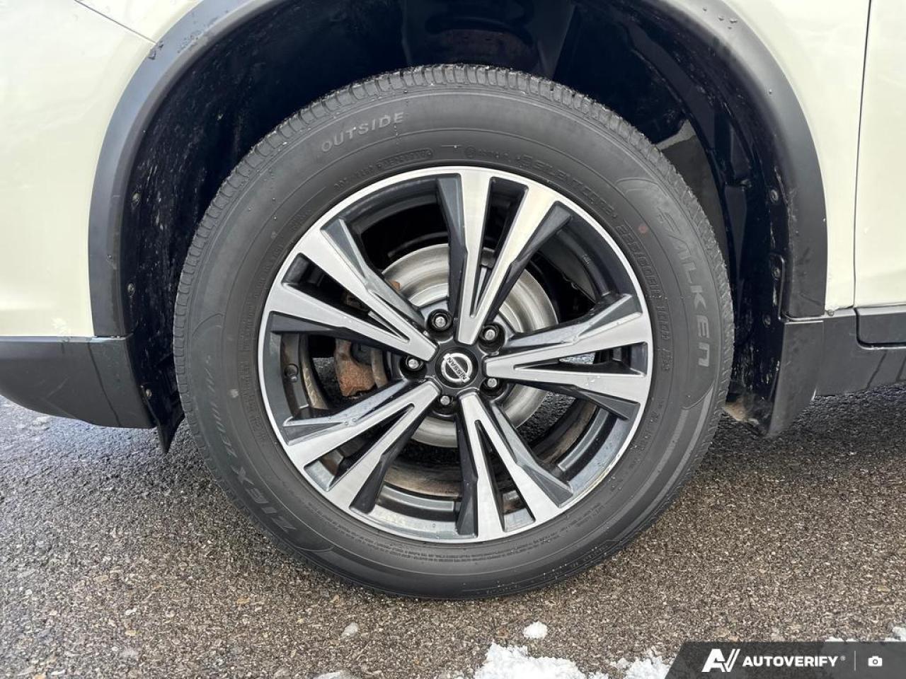 2020 Nissan Rogue SV BACKUP CAM   BLUETOOTH   HTD SEATS   KEYLESS EN Photo