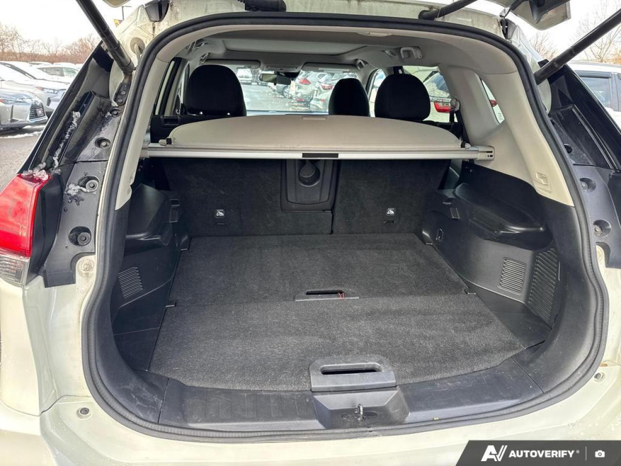 2020 Nissan Rogue SV BACKUP CAM   BLUETOOTH   HTD SEATS   KEYLESS EN Photo