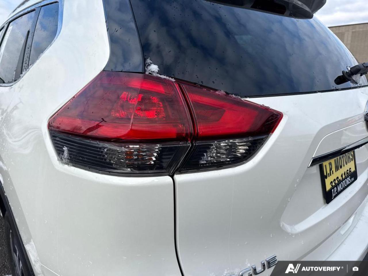 2020 Nissan Rogue SV BACKUP CAM   BLUETOOTH   HTD SEATS   KEYLESS EN Photo