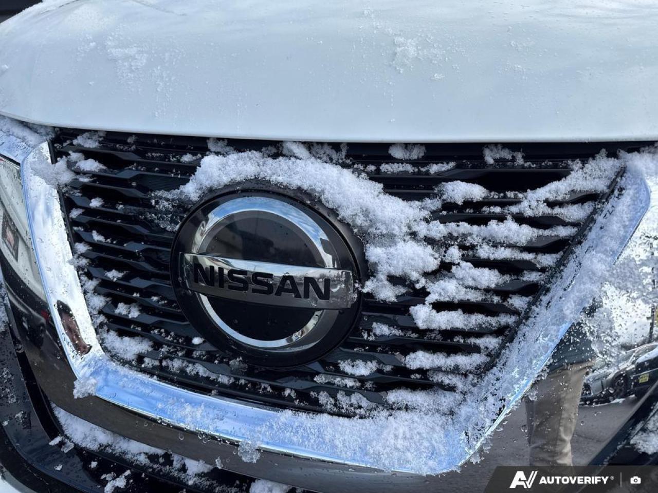 2020 Nissan Rogue SV BACKUP CAM   BLUETOOTH   HTD SEATS   KEYLESS EN Photo