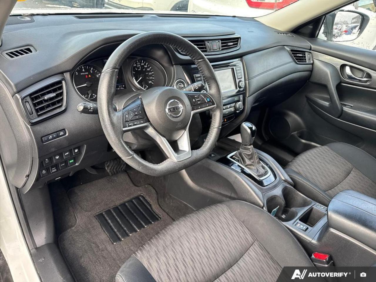 2020 Nissan Rogue SV BACKUP CAM   BLUETOOTH   HTD SEATS   KEYLESS EN Photo