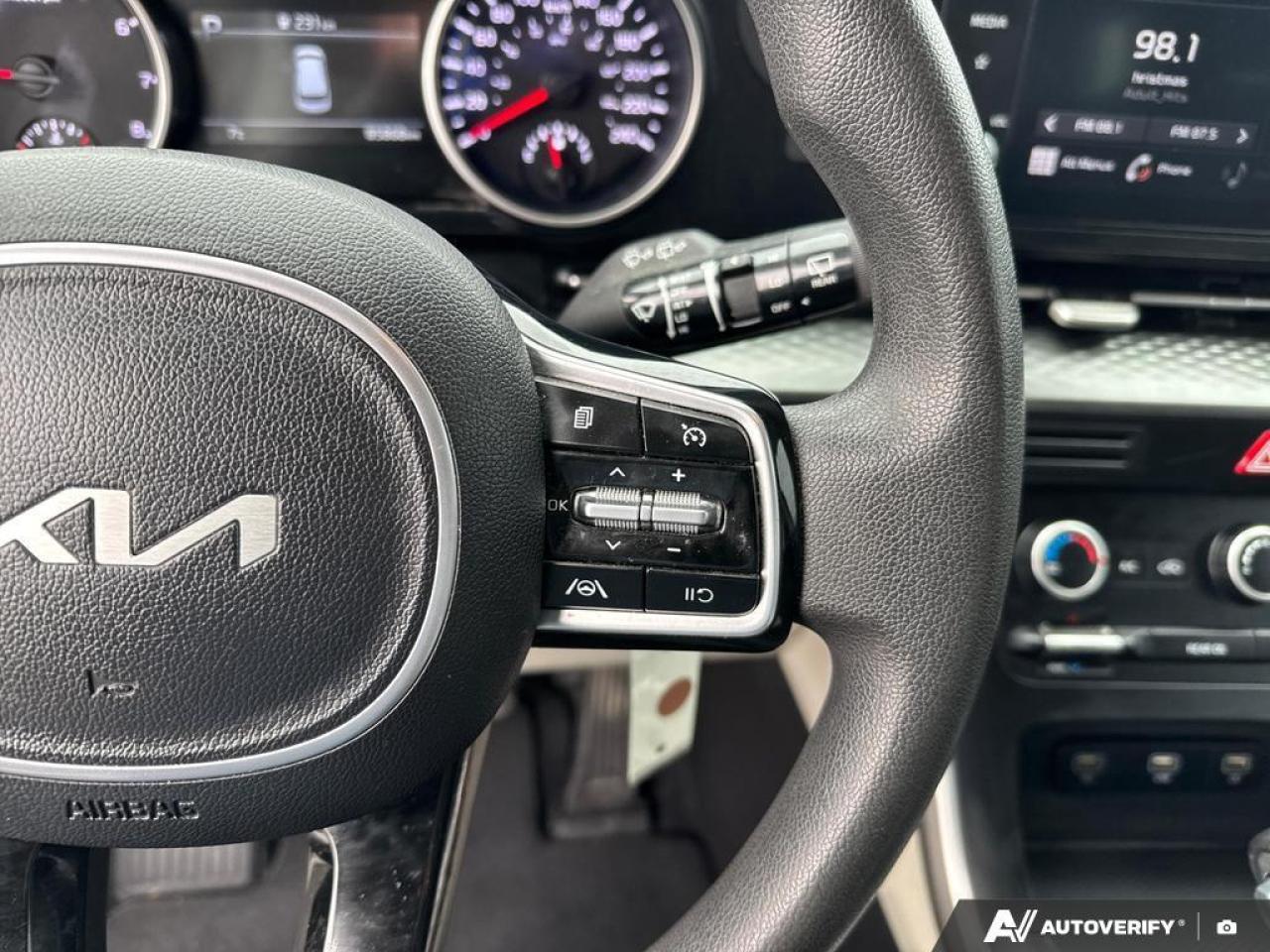 2022 Kia Carnival LX BACKUP CAM   BLUETOOTH   KEYLESS ENTRY   LANE A Photo