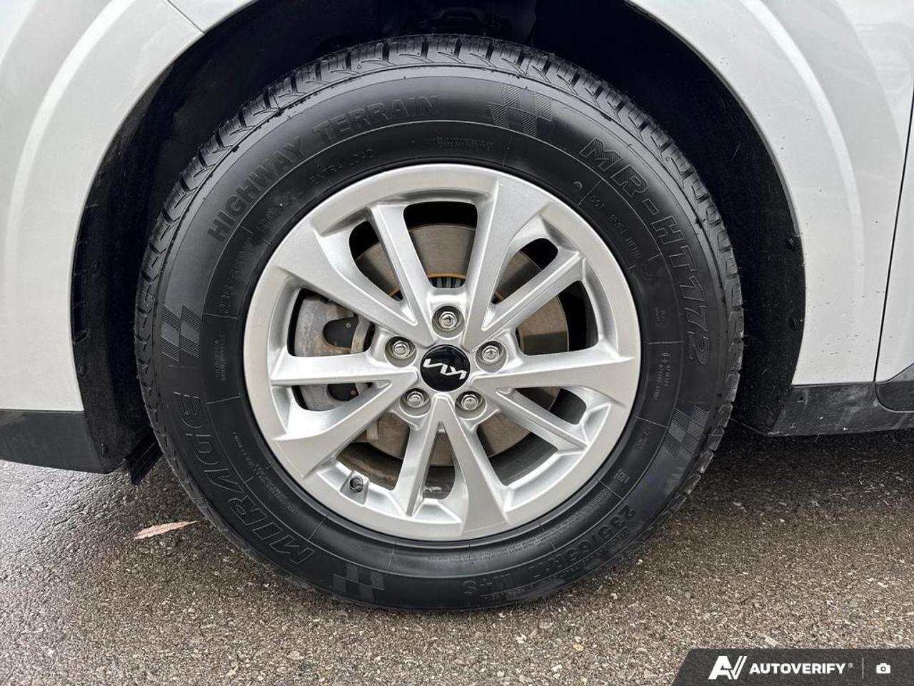 2022 Kia Carnival LX BACKUP CAM   BLUETOOTH   KEYLESS ENTRY   LANE A Photo