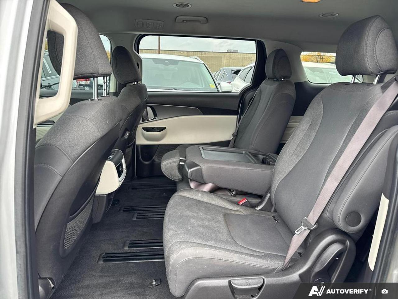 2022 Kia Carnival LX BACKUP CAM   BLUETOOTH   KEYLESS ENTRY   LANE A Photo