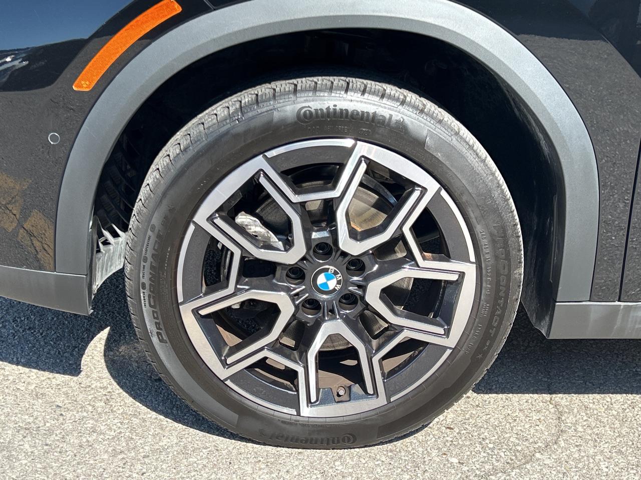 2025 BMW X2 AMBIENT LIGHT, PANO, PARK ASSIST, NAV, CARPLAY Photo