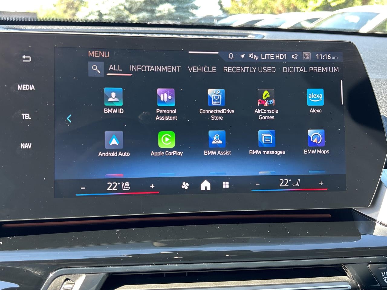 2025 BMW X2 AMBIENT LIGHT, PANO, PARK ASSIST, NAV, CARPLAY Photo