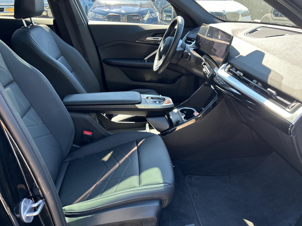 2025 BMW X2 AMBIENT LIGHT, PANO, PARK ASSIST, NAV, CARPLAY Photo