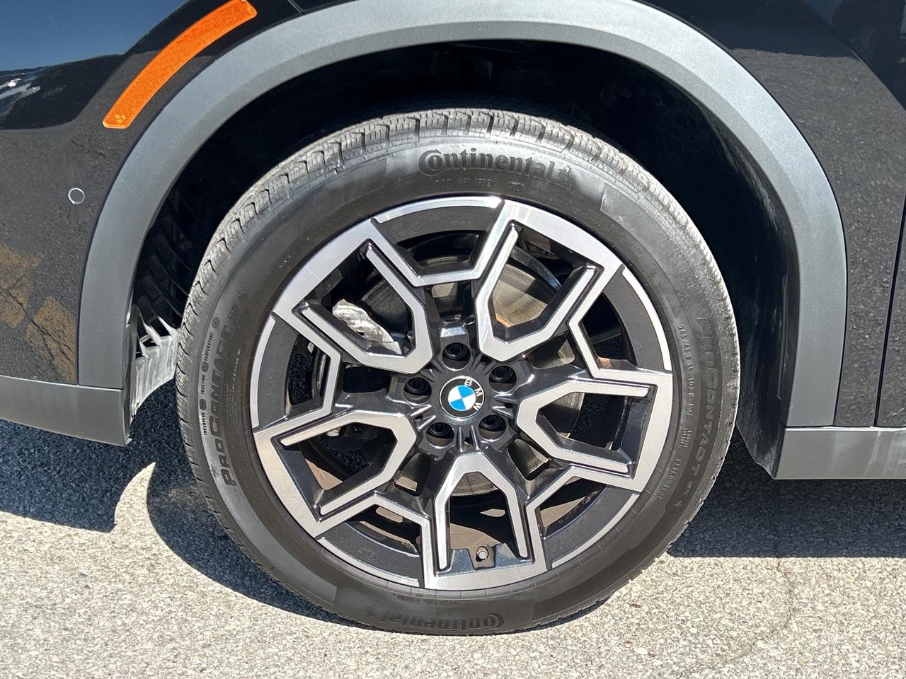 2025 BMW X2 AMBIENT LIGHT, PANO, PARK ASSIST, NAV, CARPLAY Photo