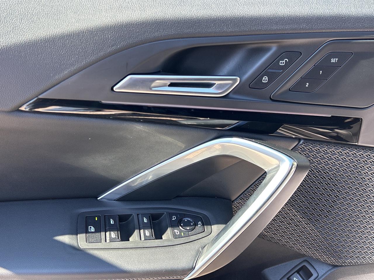 2025 BMW X2 AMBIENT LIGHT, PANO, PARK ASSIST, NAV, CARPLAY Photo