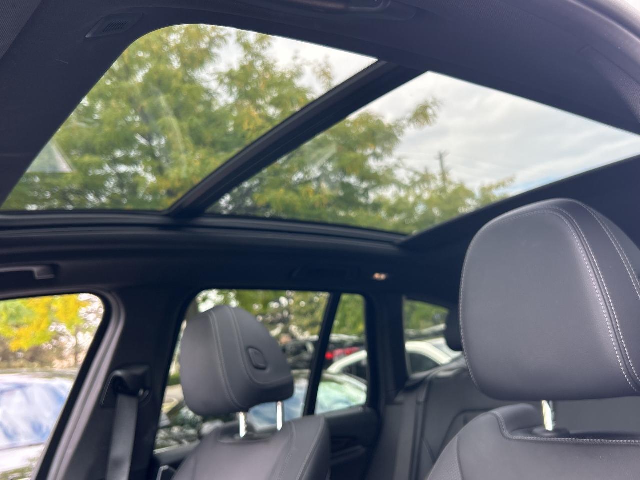 2024 BMW X3 AMBIENT LIGHT,PANOROOF, CARPLAY,NAVI,NEW TIRES Photo