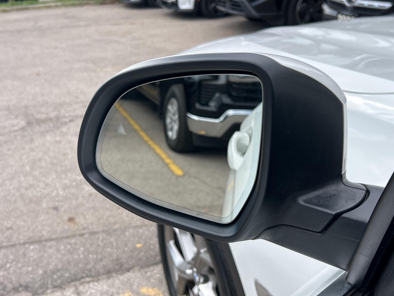 2024 BMW X3 AMBIENT LIGHT,PANOROOF, CARPLAY,NAVI,NEW TIRES Photo