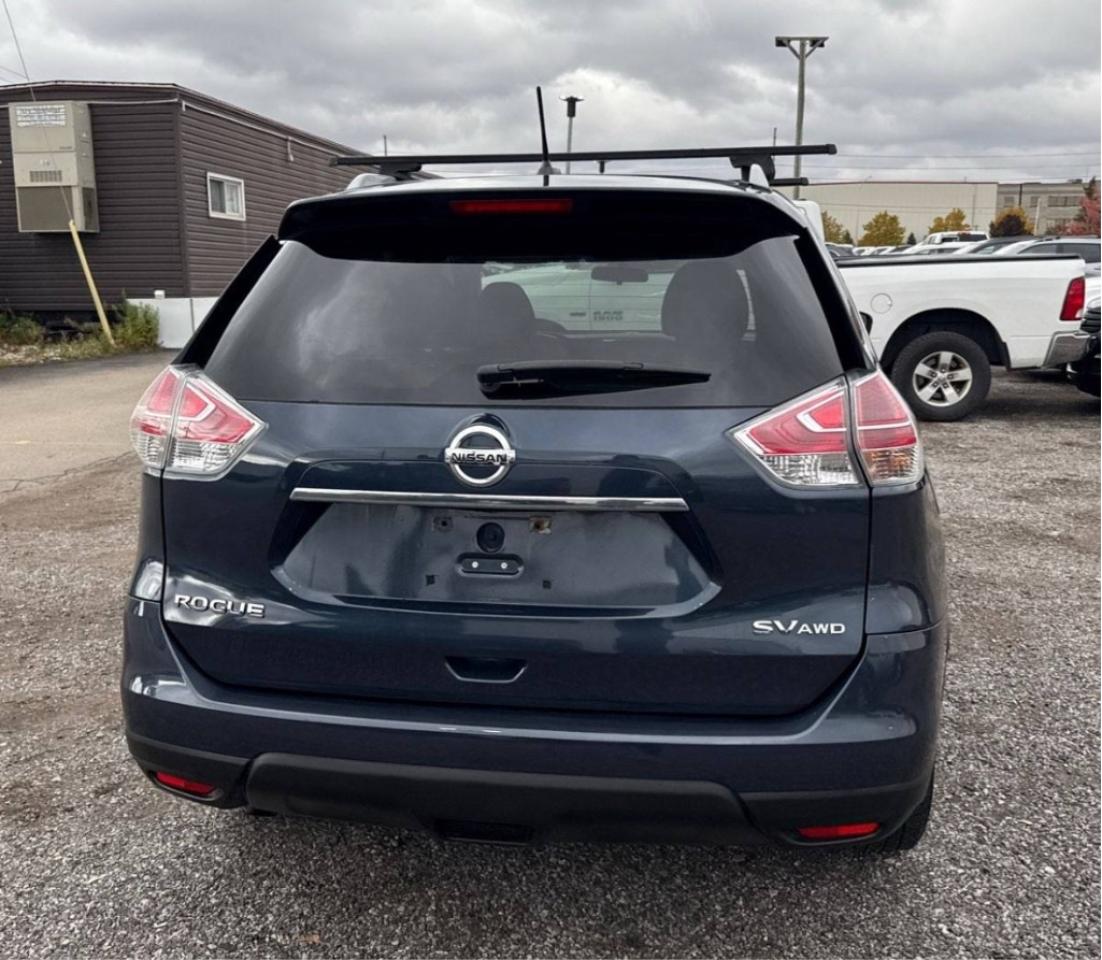 2016 Nissan Rogue SV Photo4