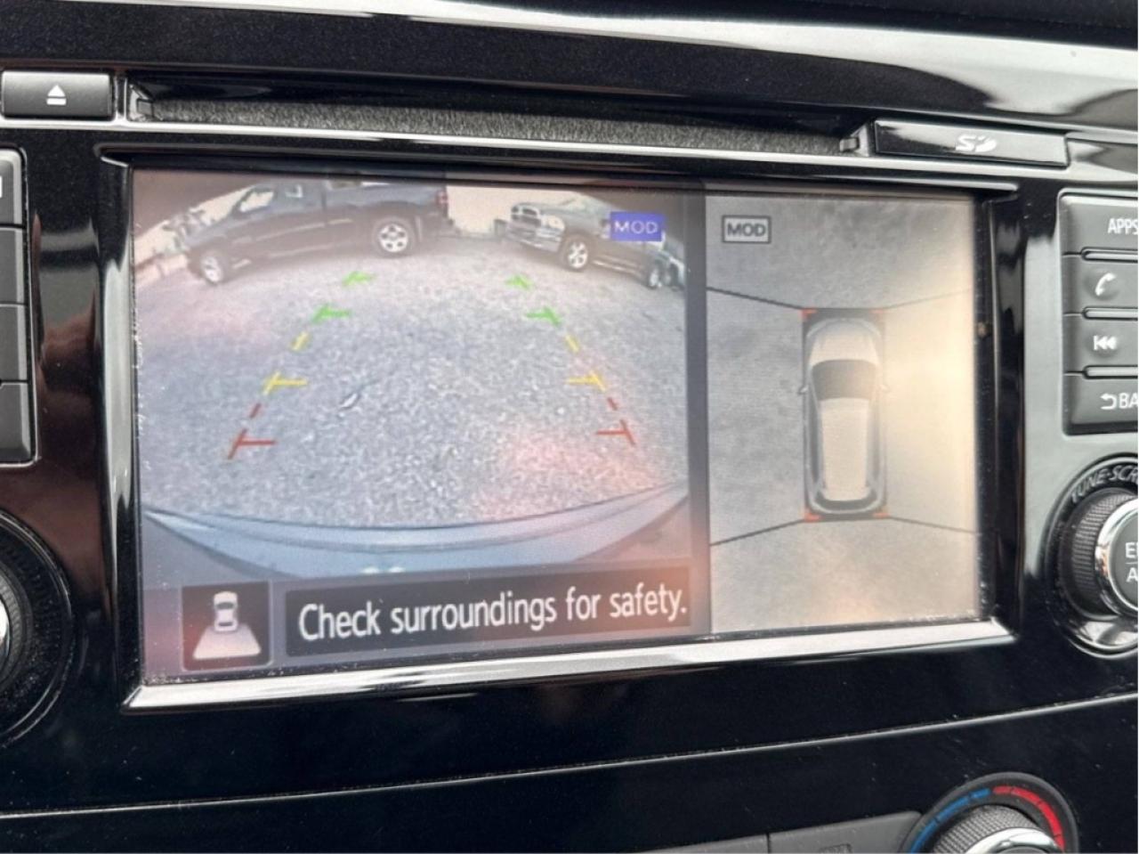 2016 Nissan Rogue SV Photo