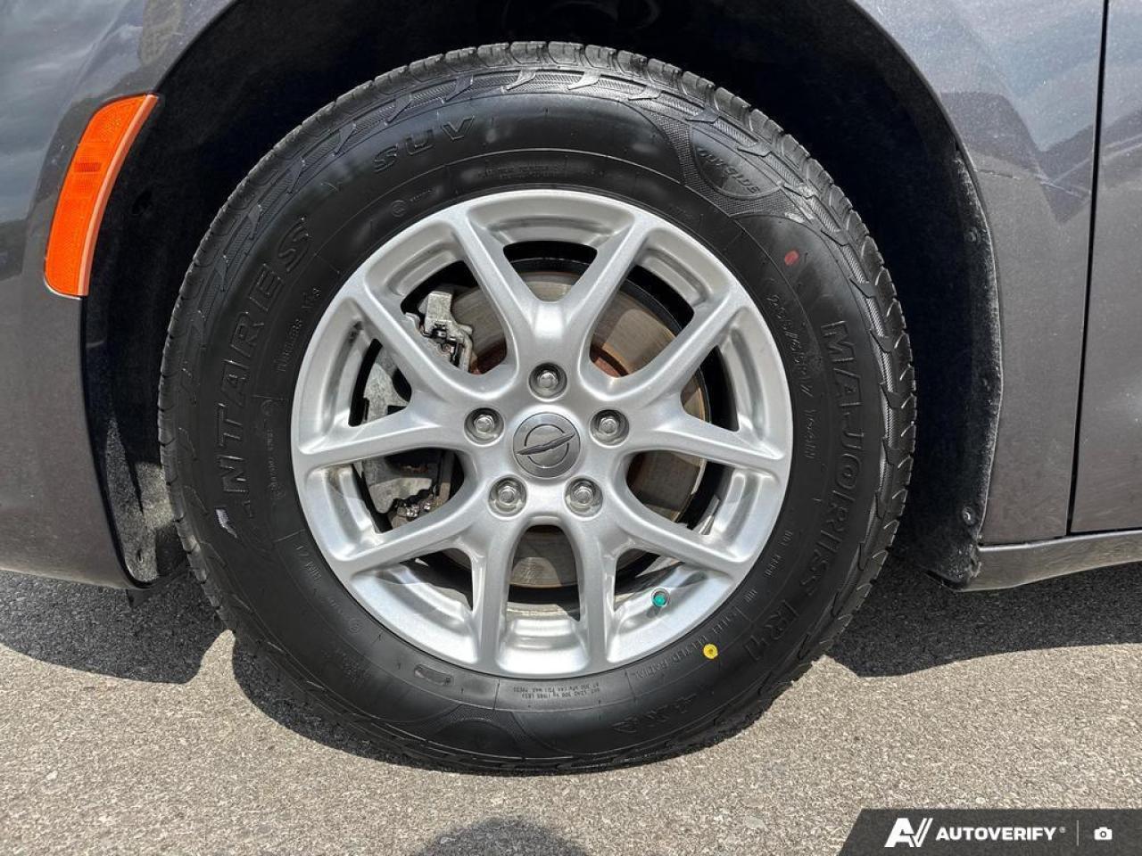 2022 Chrysler Pacifica Touring L BLUETOOTH   HTD SEATS   KEYLESS ENTRY Photo