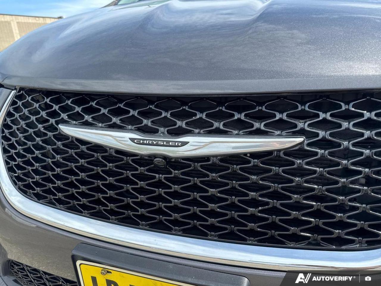 2022 Chrysler Pacifica Touring L BLUETOOTH   HTD SEATS   KEYLESS ENTRY Photo