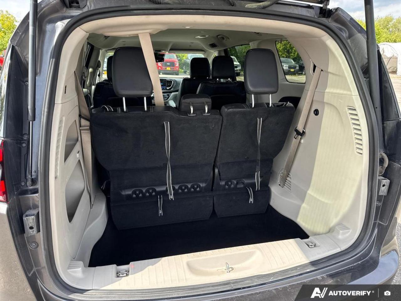 2022 Chrysler Pacifica Touring L BLUETOOTH   HTD SEATS   KEYLESS ENTRY Photo