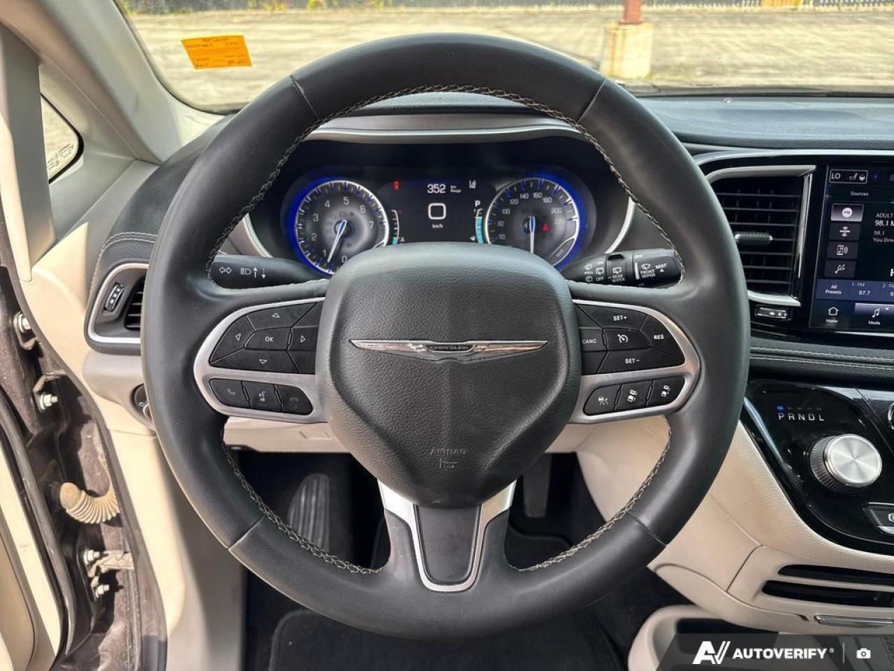 2022 Chrysler Pacifica Touring L BLUETOOTH   HTD SEATS   KEYLESS ENTRY Photo