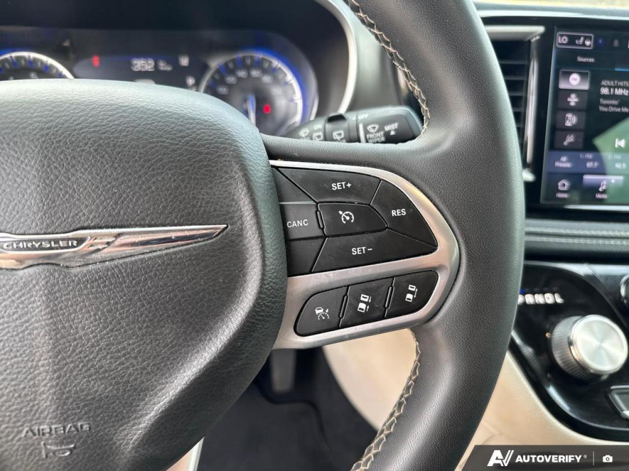 2022 Chrysler Pacifica Touring L BLUETOOTH   HTD SEATS   KEYLESS ENTRY Photo