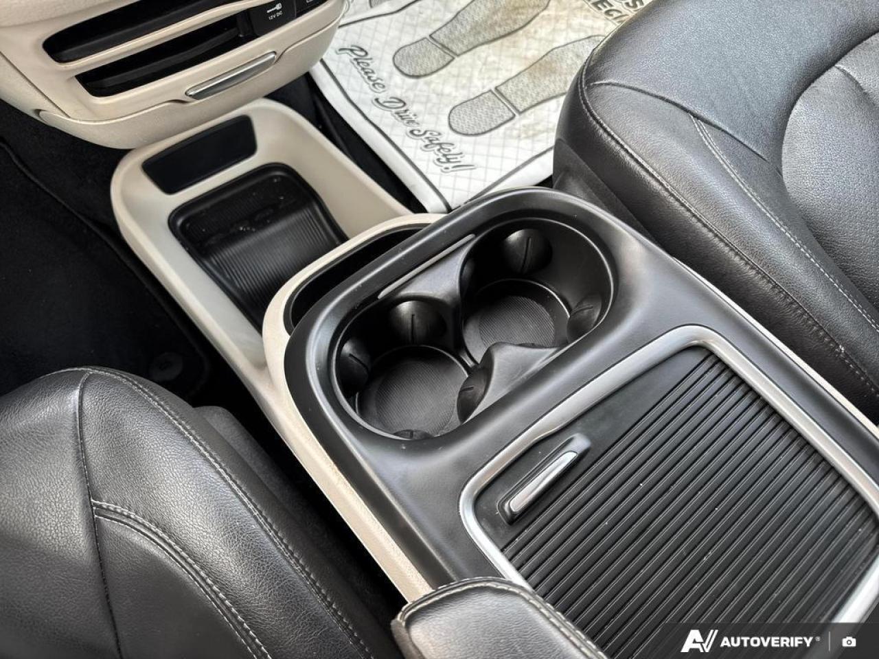 2022 Chrysler Pacifica Touring L BLUETOOTH   HTD SEATS   KEYLESS ENTRY Photo