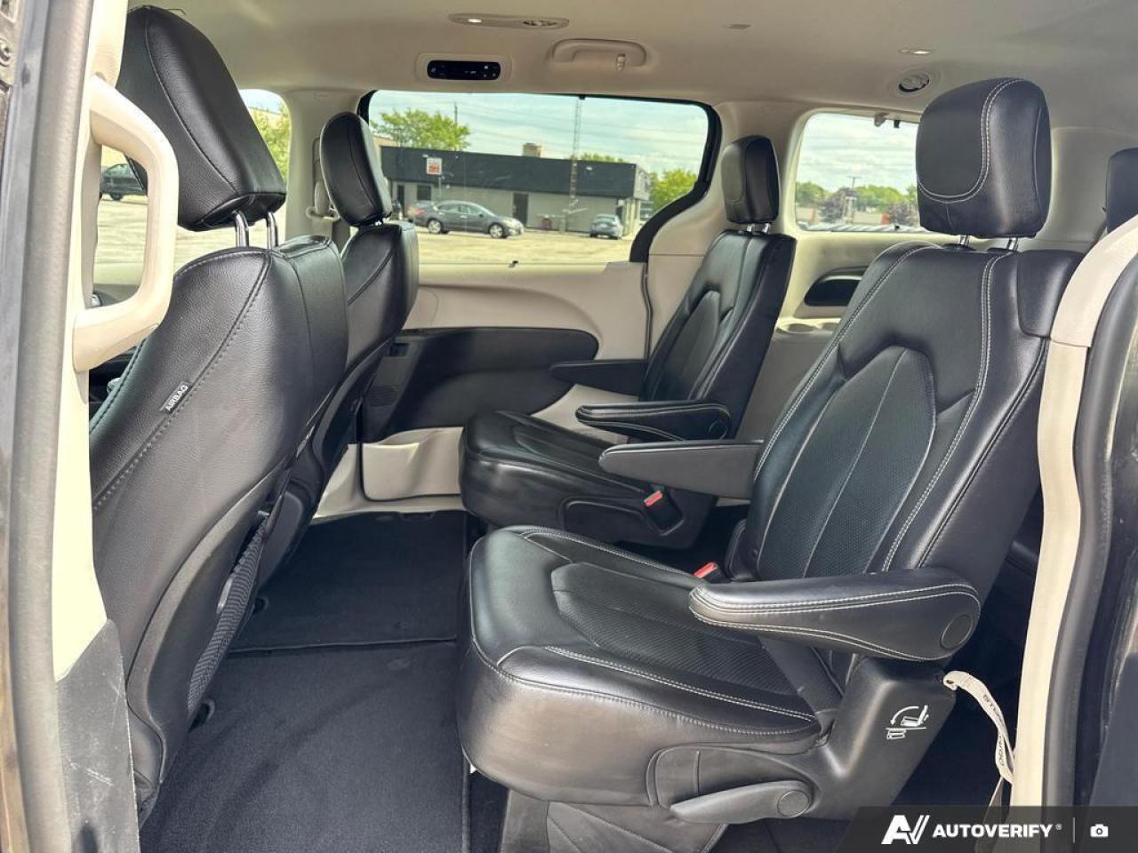 2022 Chrysler Pacifica Touring L BLUETOOTH   HTD SEATS   KEYLESS ENTRY Photo