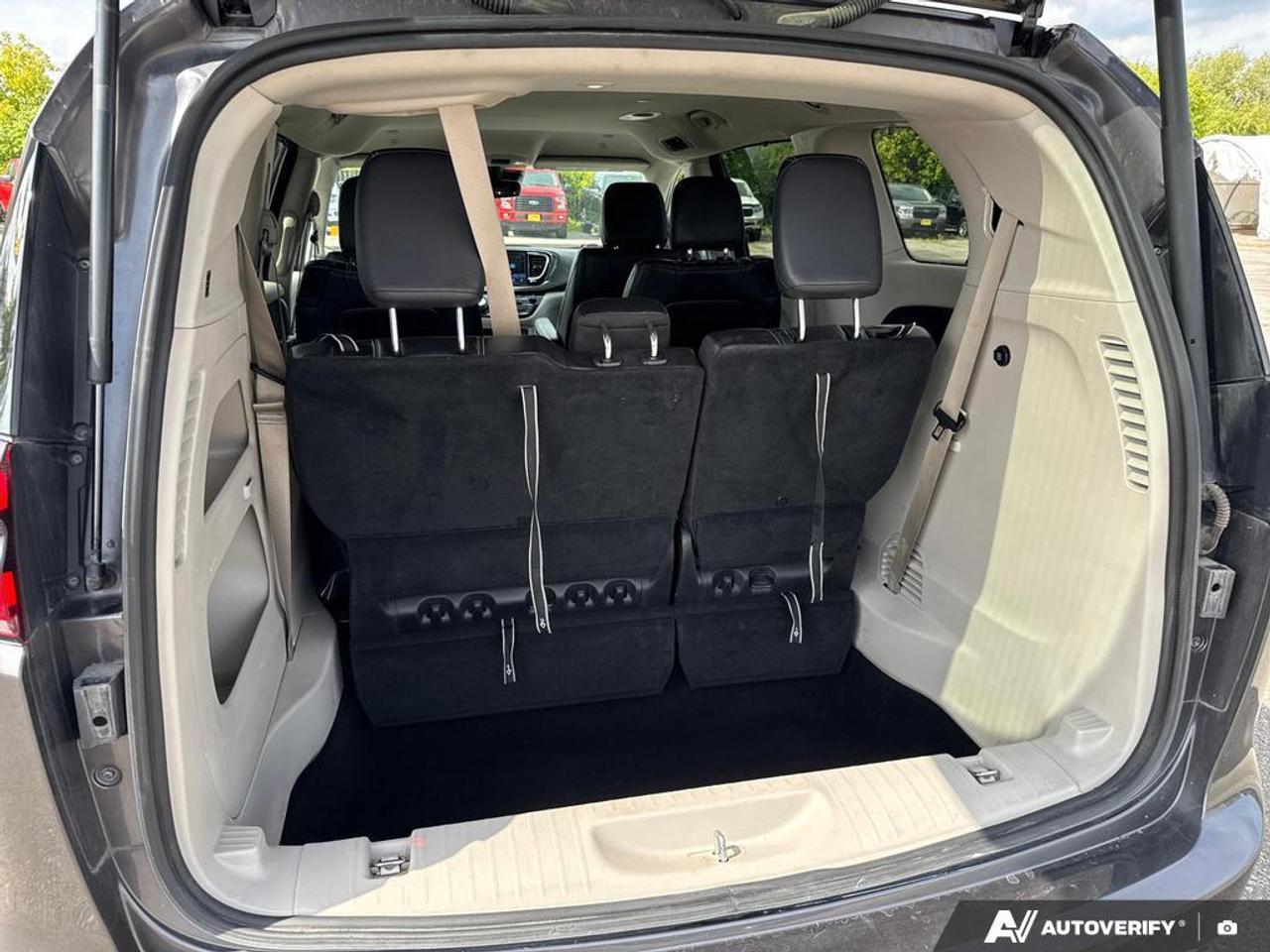 2022 Chrysler Pacifica Touring L BLUETOOTH   HTD SEATS   KEYLESS ENTRY Photo