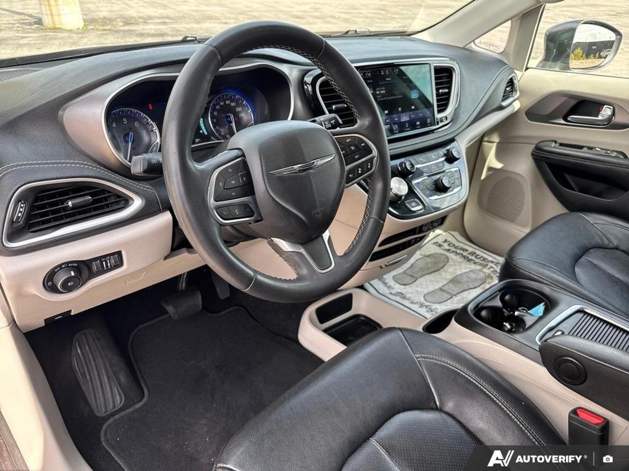 2022 Chrysler Pacifica Touring L BLUETOOTH   HTD SEATS   KEYLESS ENTRY Photo