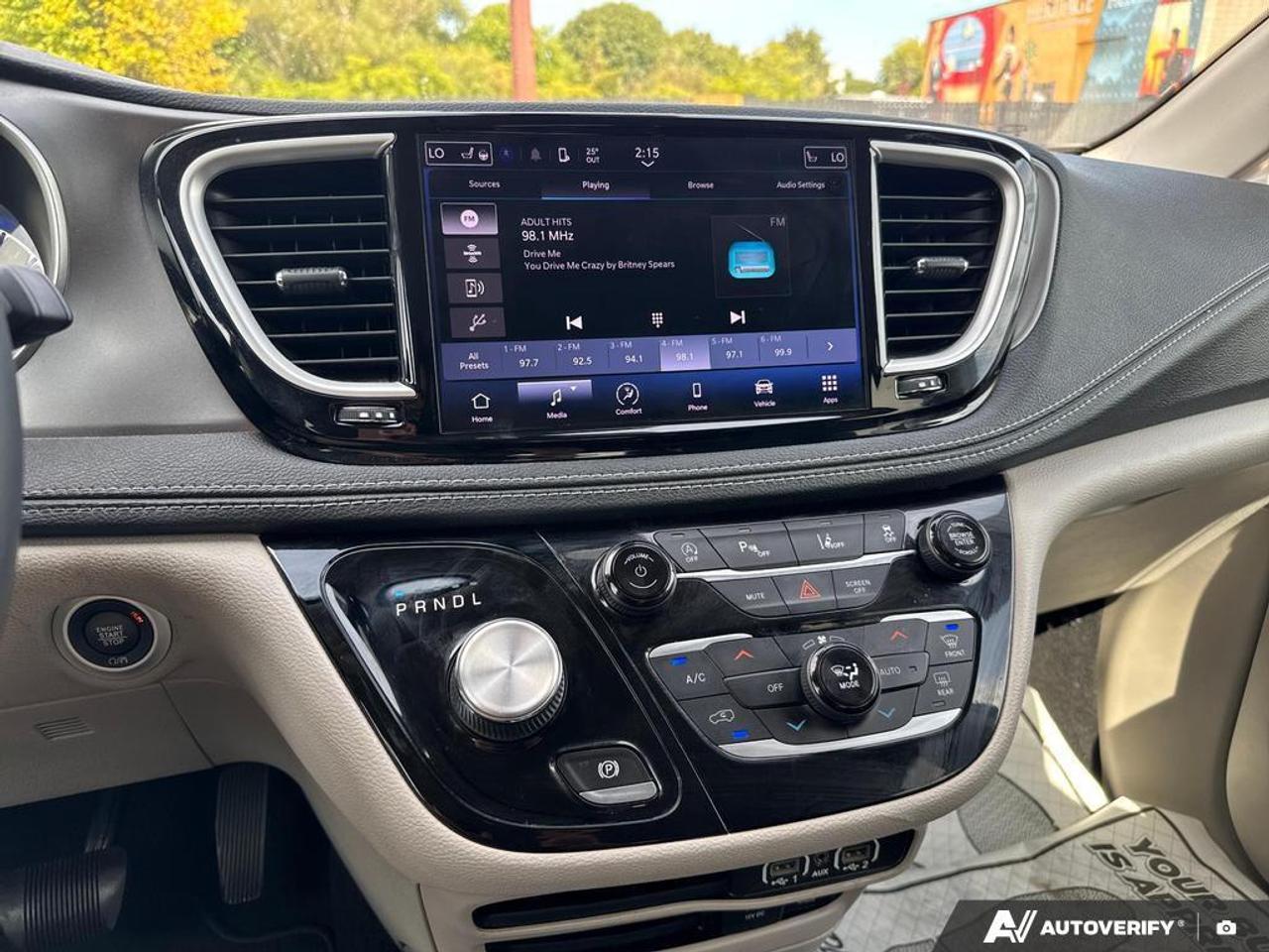 2022 Chrysler Pacifica Touring L BLUETOOTH   HTD SEATS   KEYLESS ENTRY Photo
