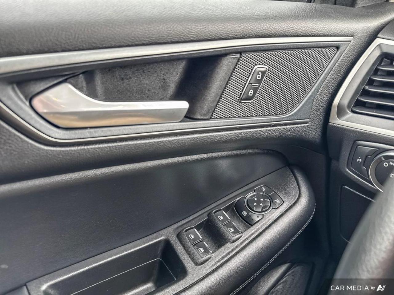 2021 Ford Edge SE BACKUP CAM   BLEUTOOTH   KEYLESS ENTRY   LANE A Photo