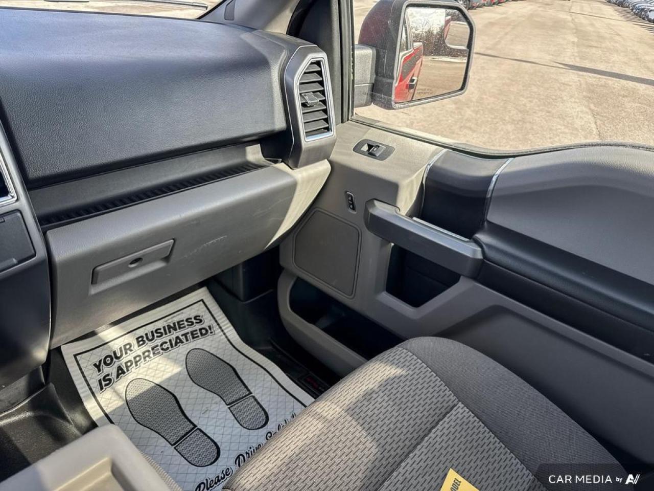 2016 Ford F-150 XLT AIR CONDITIONING   BRAKE ASSIST   4X4 Photo