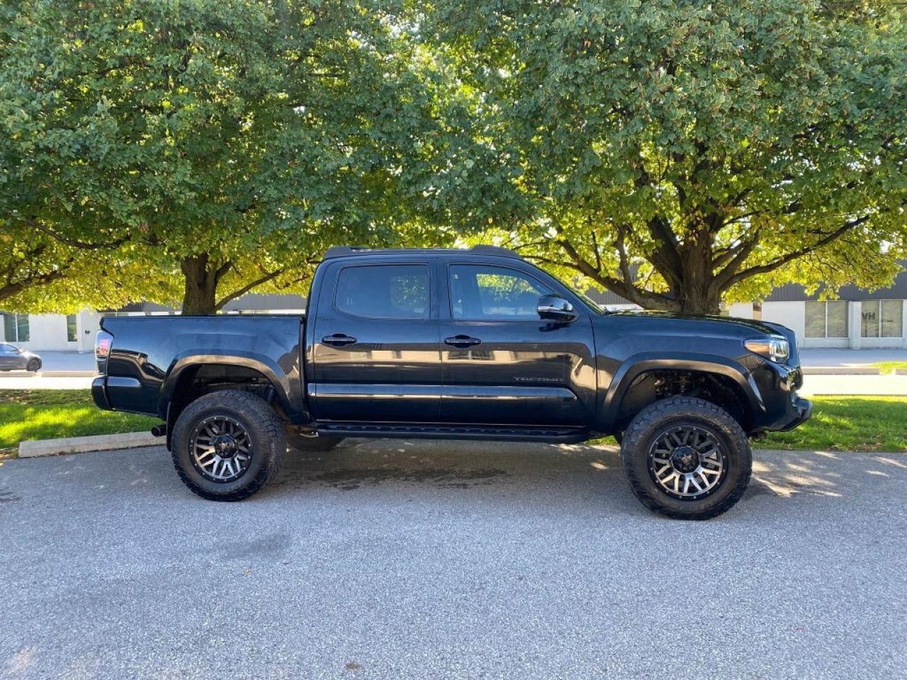 2022 Toyota Tacoma 4x4 Double Cab Automatic SB Nightshade Photo