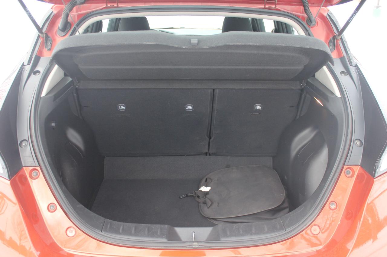 2022 Nissan Leaf SV PLUS 62 kWh, One Owner, No Accidents Photo4