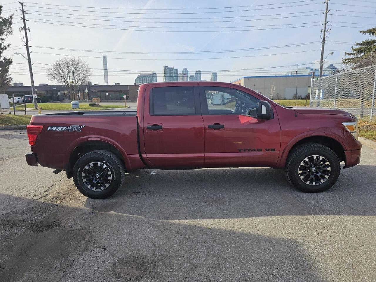 2018 Nissan Titan 4x4 Crew Cab Photo