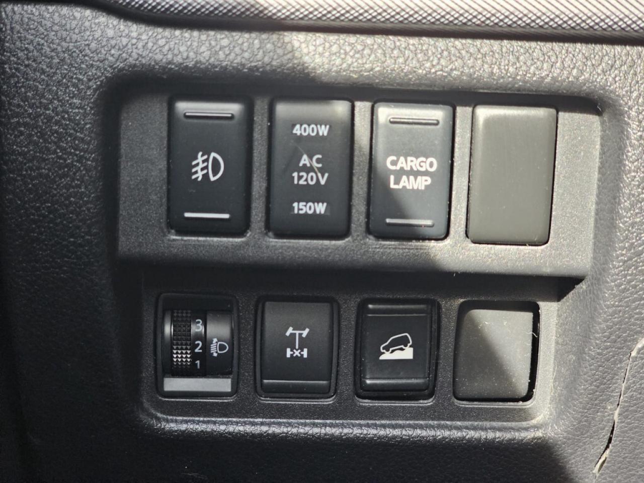 2018 Nissan Titan 4x4 Crew Cab Photo