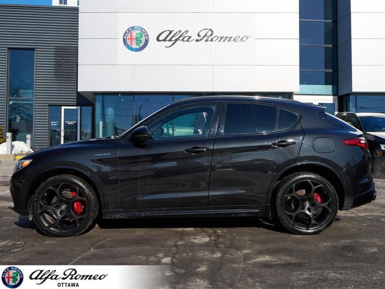 2022 Alfa Romeo Stelvio TI AWD Photo2