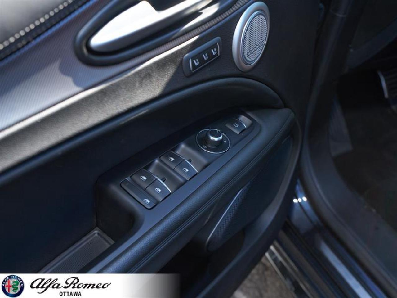 2022 Alfa Romeo Stelvio TI AWD Photo