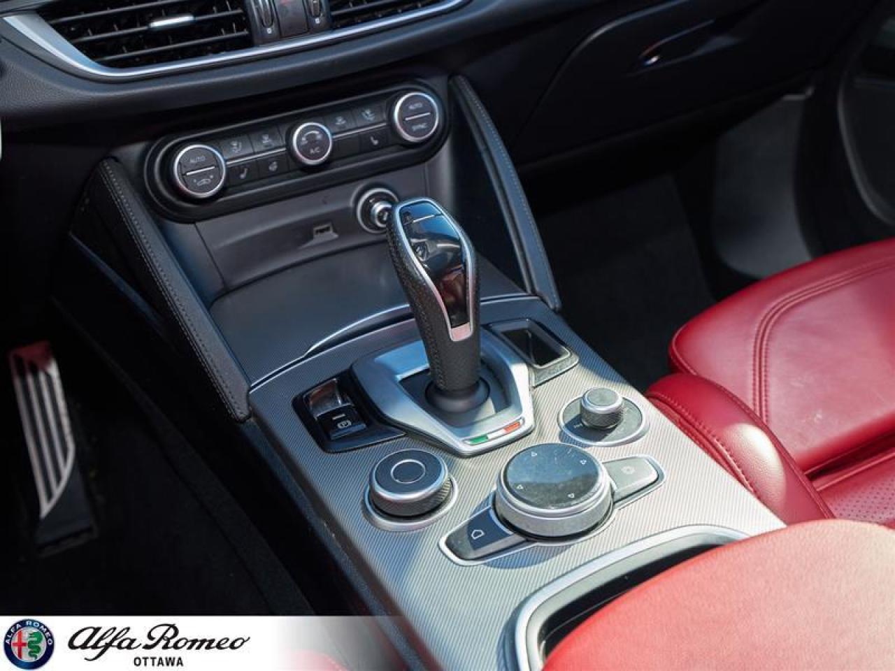 2022 Alfa Romeo Stelvio TI AWD Photo