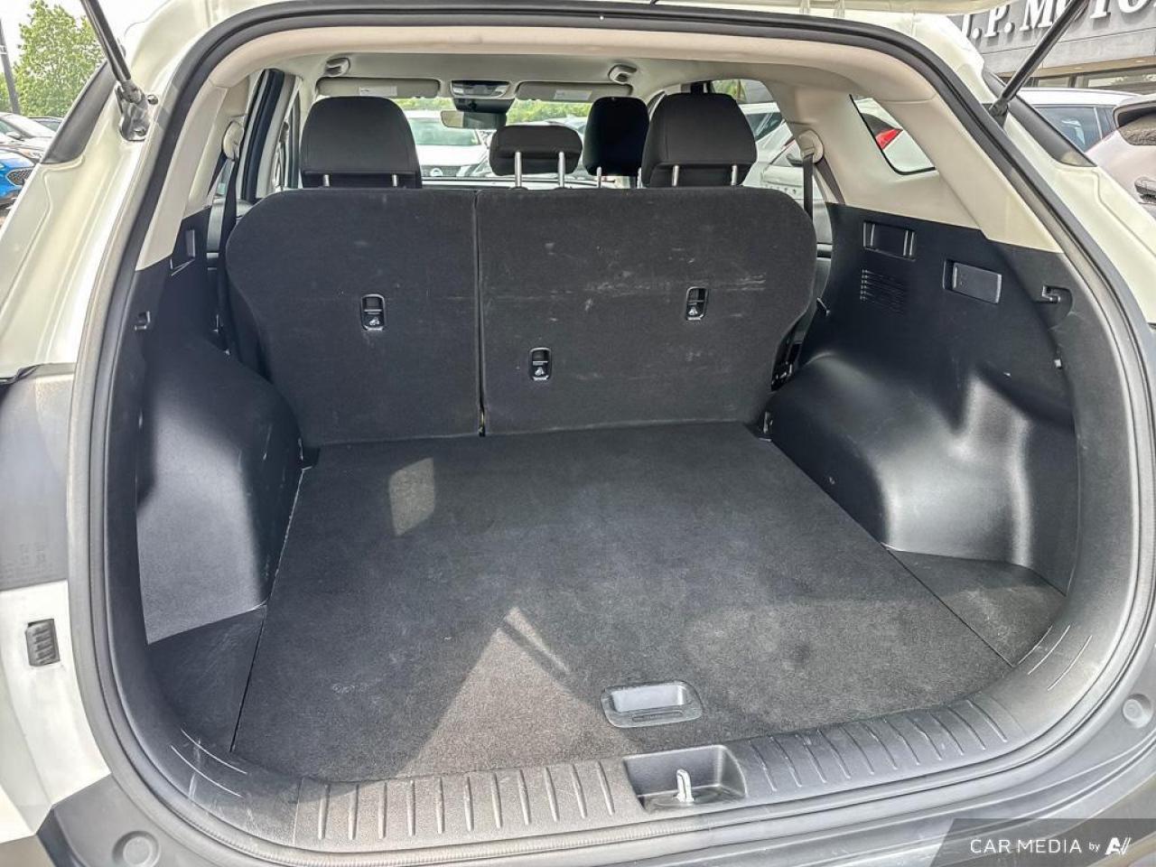 2023 Kia Sportage LX BACKUP CAM   BLUETOOTH   HTD SEATS   KEYLESS EN Photo