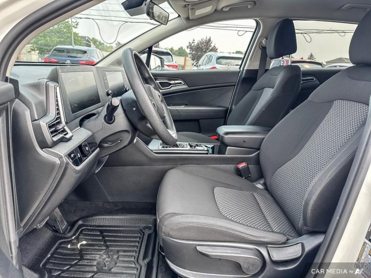 2023 Kia Sportage LX BACKUP CAM   BLUETOOTH   HTD SEATS   KEYLESS EN Photo