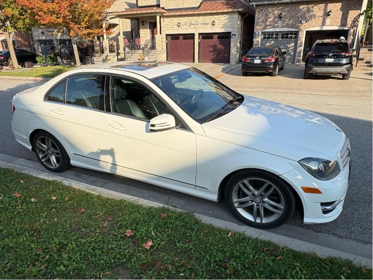 2014 Mercedes-Benz C-Class 4matic / CERTIFIED Photo3