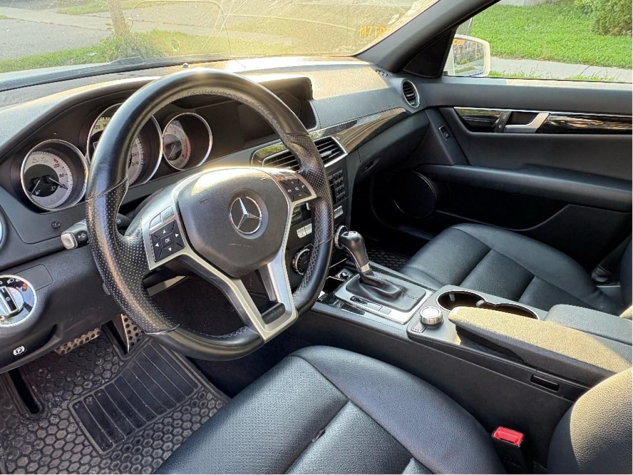 2014 Mercedes-Benz C-Class 4matic / CERTIFIED Photo