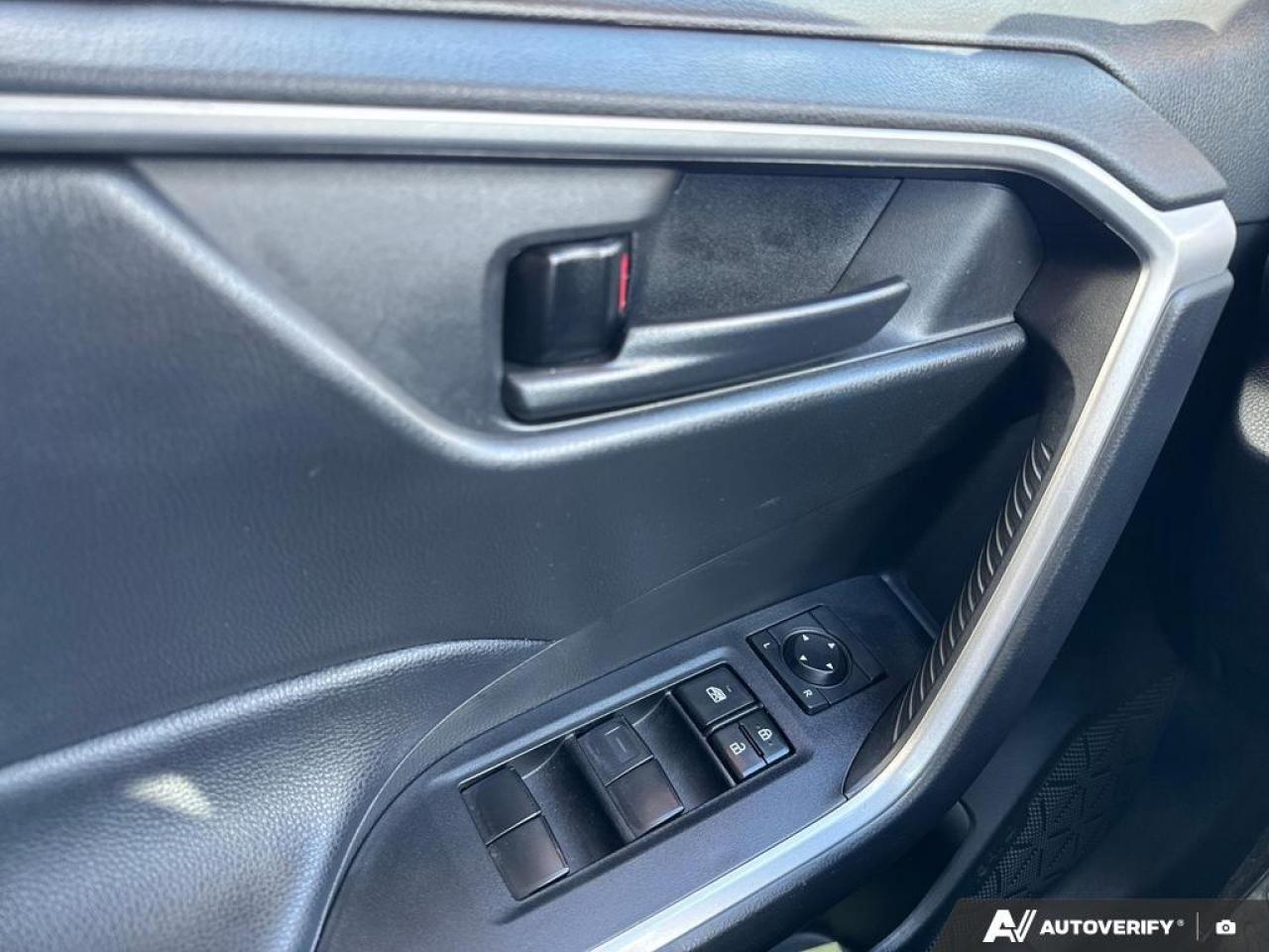 2021 Toyota RAV4 LE BACKUP CAM   BLUETOOTH   HTD SEATS   KEYLESS EN Photo